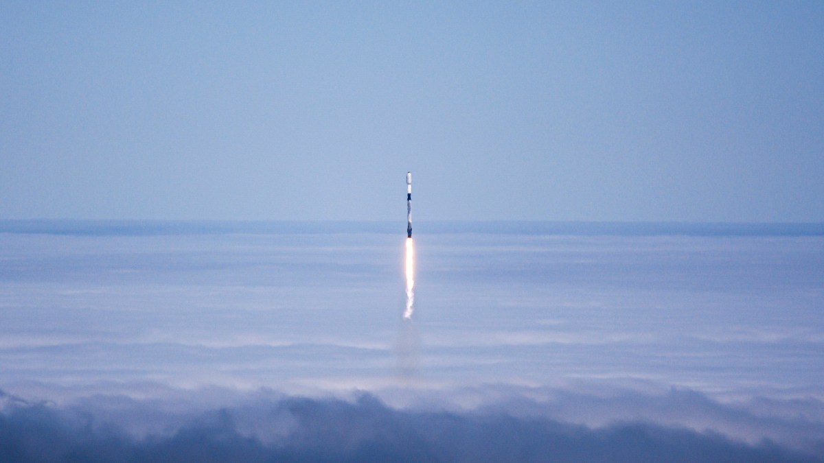 SpaceX officially prices shares at $135 in the largest IPO ever